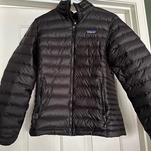 Women’s Patagonia insulated down jacket. Size S, excellent condition.